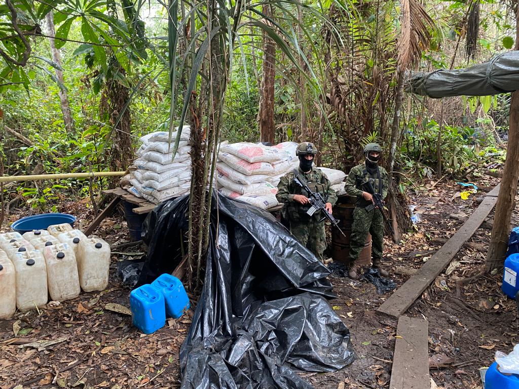 Forças Militares da Colômbia destroem megalaboratório de cocaína de dissidências das FARC