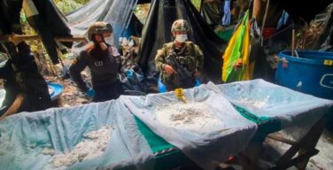 Autoridades colombianas anuncian la mayor incautación de cocaína de 2021