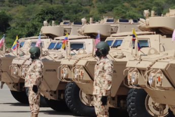 EUA doam veículos blindados à Colômbia para fortalecer a segurança nacional