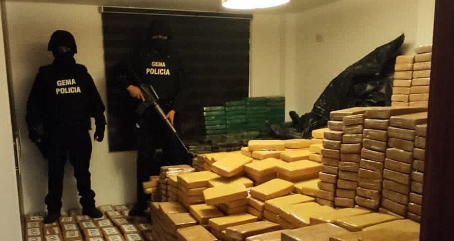 Ecuador incauta casi 14 toneladas de cocaína al narcotráfico internacional