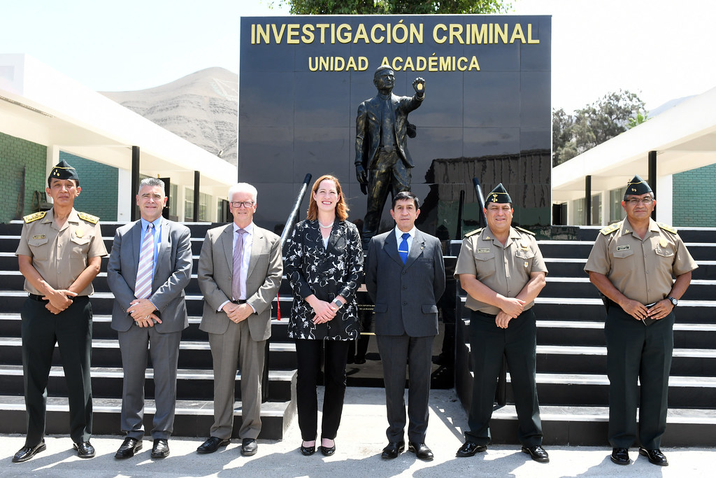 Estados Unidos apoiam a primeira escola de investigação criminal da Polícia do Peru