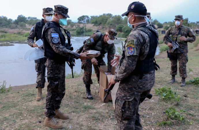 Salvadoran Military Issues US MREs to Assist with COVID-19 Crisis