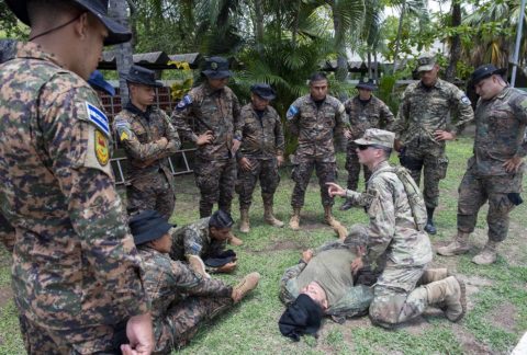 Exercício CENTAM GUARDIAN prepara exércitos centro-americanos e pessoal de primeira resposta para operações de desastre