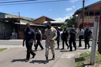 Trinidad e Tobago: Priorizando a luta contra crimes relacionados com gangues