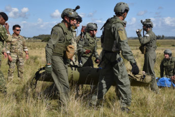 Intercâmbio militar entre EUA e Uruguai melhora capacidade de resposta humanitária a desastres