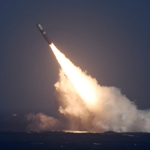 Marinha dos EUA testa sistema de armas estratégicas Trident II desarmado