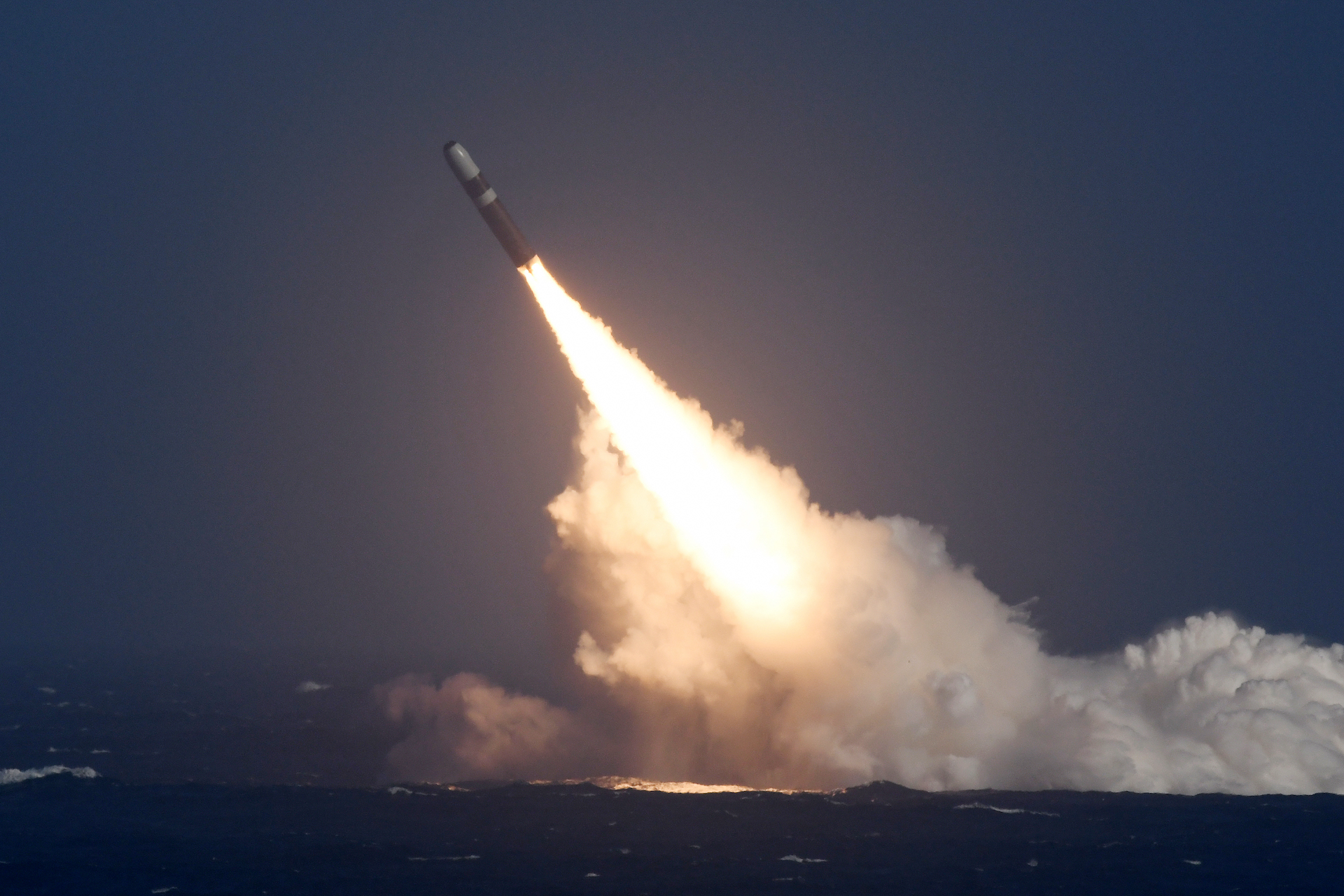 Marinha dos EUA testa sistema de armas estratégicas Trident II desarmado