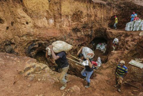 Régimen de Nicaragua concesiona territorios indígenas para explotación minera