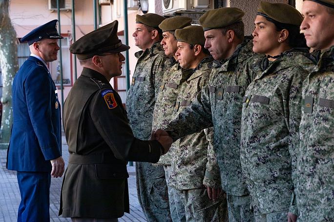 Líderes da Guarda Nacional de Connecticut criam vínculos no Uruguai