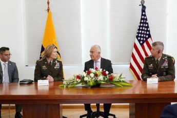 SOUTHCOM Commander Meets with President, Defense Leaders During Visit to Ecuador