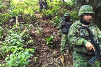 Ecuador Intensifies Military Operations on the Border with Colombia