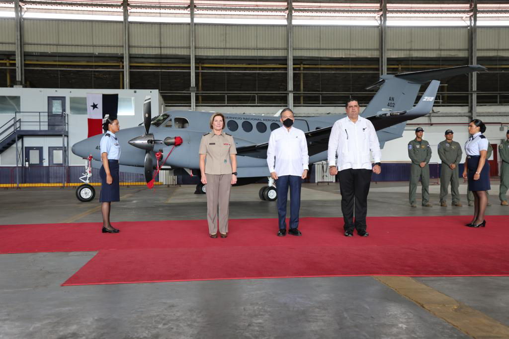 La General Richardson visita Panamá para participar en un diálogo de seguridad