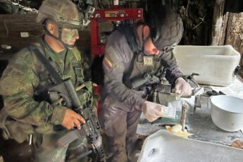 Ejército de Colombia desmantela mega narco laboratorios en el Pacífico  