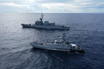 Marinhas da Colômbia e Jamaica realizam exercícios combinados