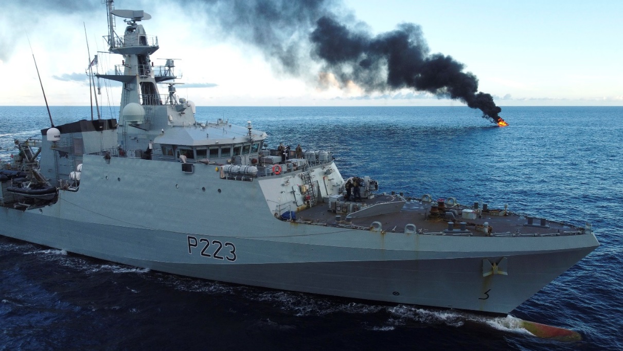 Marinha Real auxilia na luta contra a atividade ilegal e ameaças naturais no Caribe