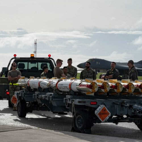 Força Aérea e Marinha dos EUA integram Força-Tarefa de Bombardeiros MineX