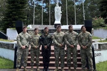 Assessores da 1ª Brigada de Assistência às Forças de Segurança intercambiam melhores práticas com militares hondurenhos