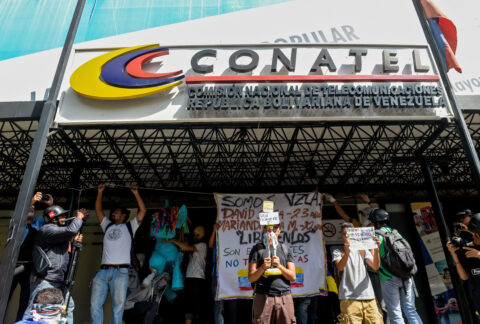 ONGs e mídia independente da Venezuela unidos contra desinformação 