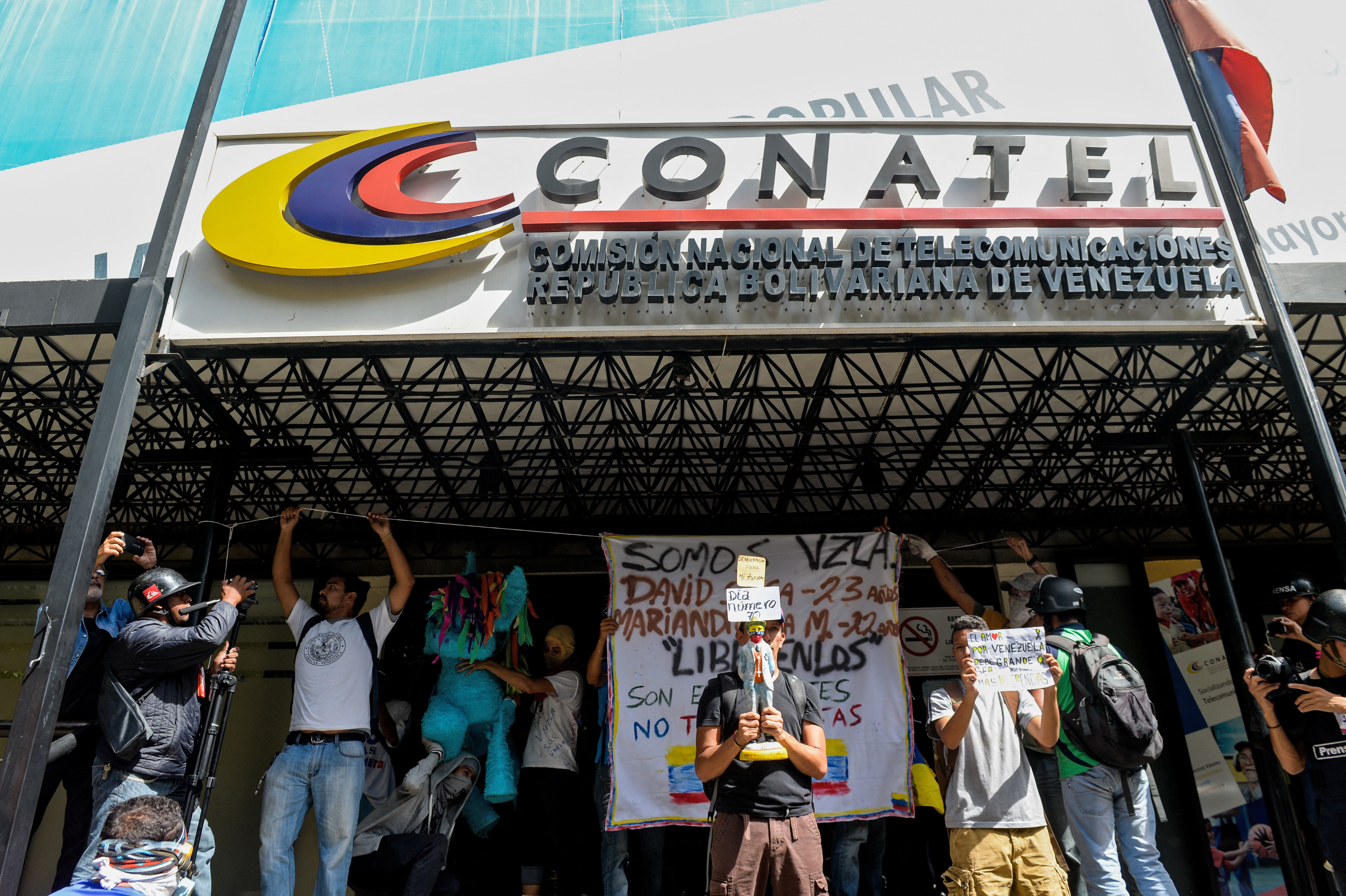 ONGs e mídia independente da Venezuela unidos contra desinformação 
