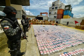 Ecuador convierte la cocaína en cemento para evitar su reutilización