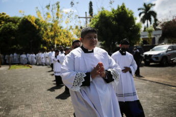 La policía de Nicaragua bloquea más de 5000 procesiones de Semana Santa