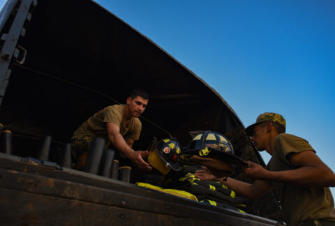 Guarda Nacional de Massachusetts doa equipamentos de combate a incêndios no Paraguai
