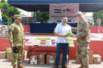 JTF-Bravo supervisiona doação de medicamentos por US$ 25.000 para La Reina, El Salvador