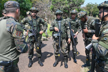 Guardia Aérea de Nueva York realiza entrenamiento de búsqueda y rescate de combate en Brasil