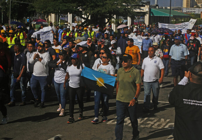 Maduro estrangula universidades venezolanas