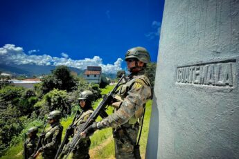 Guatemala destaca soldados na fronteira com México