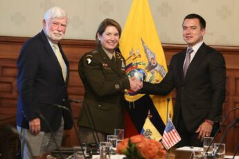 Comandante del Comando Sur y visita de delegación de los EE. UU. destacan compromiso con la seguridad de Ecuador