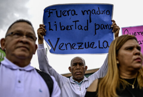 Maduro agrega complots imaginarios al conflicto con Guyana