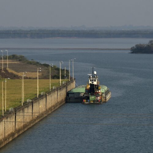 EUA ajudarão Argentina a melhorar vias navegáveis e portos