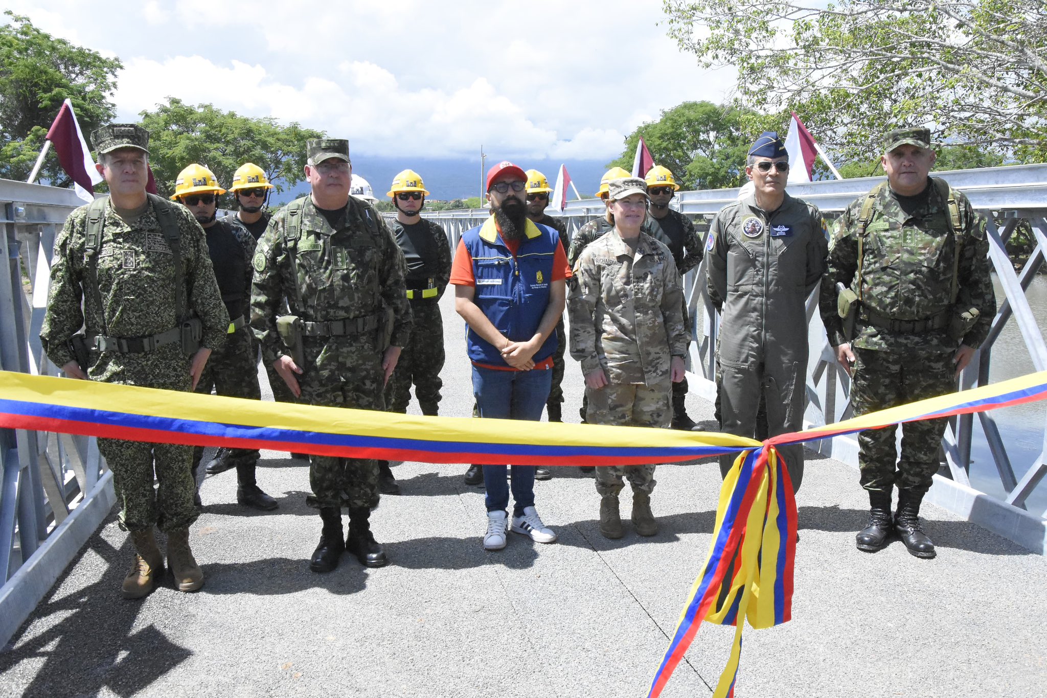 SOUTHCOM Commander Visits Colombia