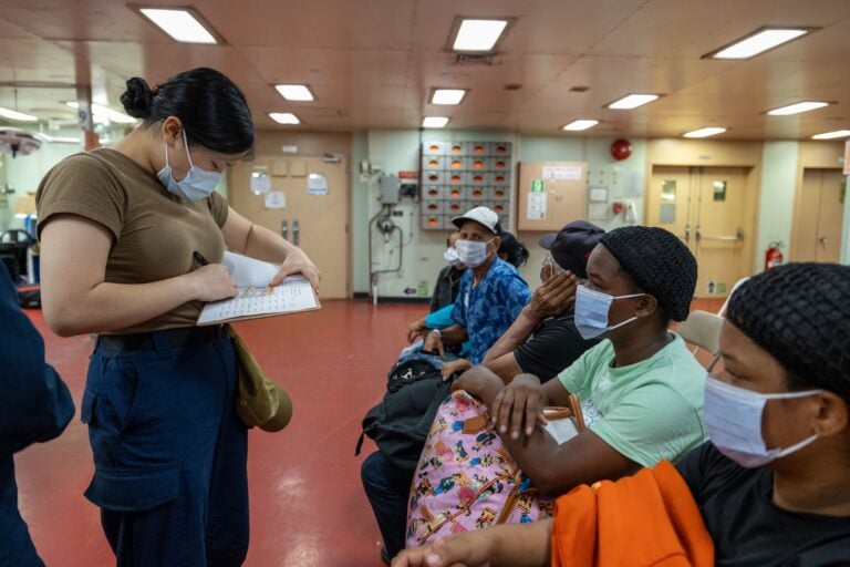 Dominican Republic, US Partner on Medical Aid during Continuing Promise
