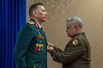 EUA concedem Legião de Mérito a líder militar paraguaio