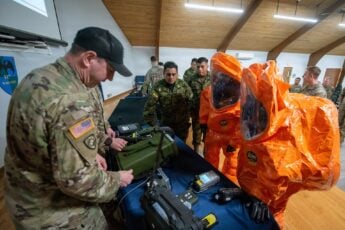 Ecuador, Kentucky Guard Share Disaster Response Tactics