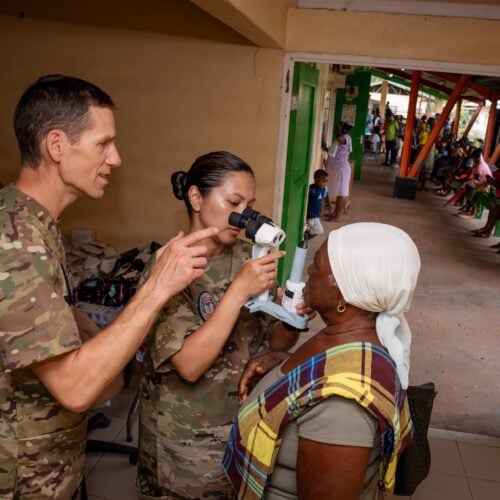 Surinam y los EE. UU. impulsan cooperación médica durante misión LAMAT 2026