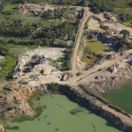 Como a demanda da China impulsiona a extração ilegal de areia na América Latina