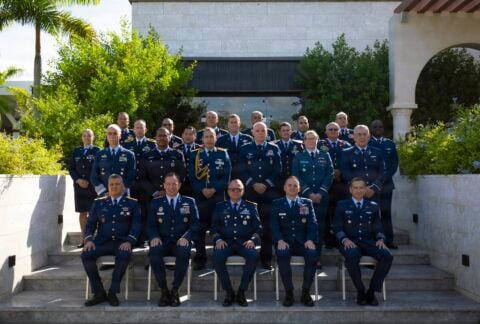 Jefes de las Fuerzas Aéreas estadounidenses reafirman su compromiso con la seguridad regional y abordan desafíos comunes en CONJEFAMER 2026