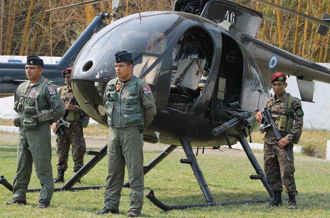 Troops from El Salvador’s Air Force support efforts in the fight against gangs. [Photo: Gloria Cañas]
