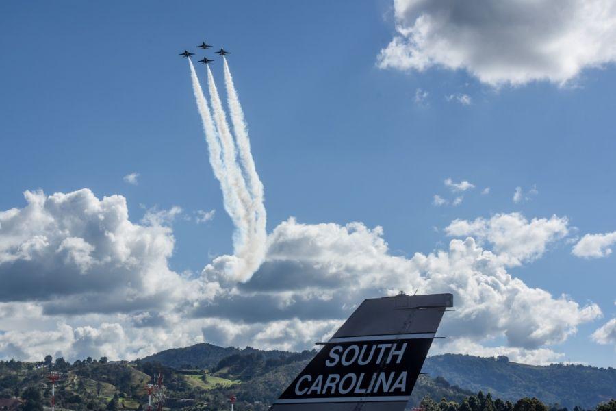 La Fuerza Aérea de los Estados Unidos participa en exhibiciones estáticas con cuatro F-16 de la Guardia Nacional Aérea de Carolina del Sur, en el espectáculo aéreo de cuatro días F-Air 2019. (Foto: Sargento Tercero de la Guardia Nacional Aérea de los EE. UU. Megan Floyd)