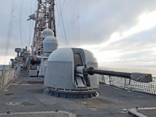  MIAMI, U.S.A. – The USS Gary’s biggest weapon is a 76mm 62 caliber MK 75 rapid fire gun. The USS Gary is being used for Operation Martillo, an international mission that gathers Western Hemisphere and European nations in an effort to curtail illicit trafficking routes on both coasts of the Central American isthmus. (Courtesy of Raúl Sánchez-Azuara/Diálogo)