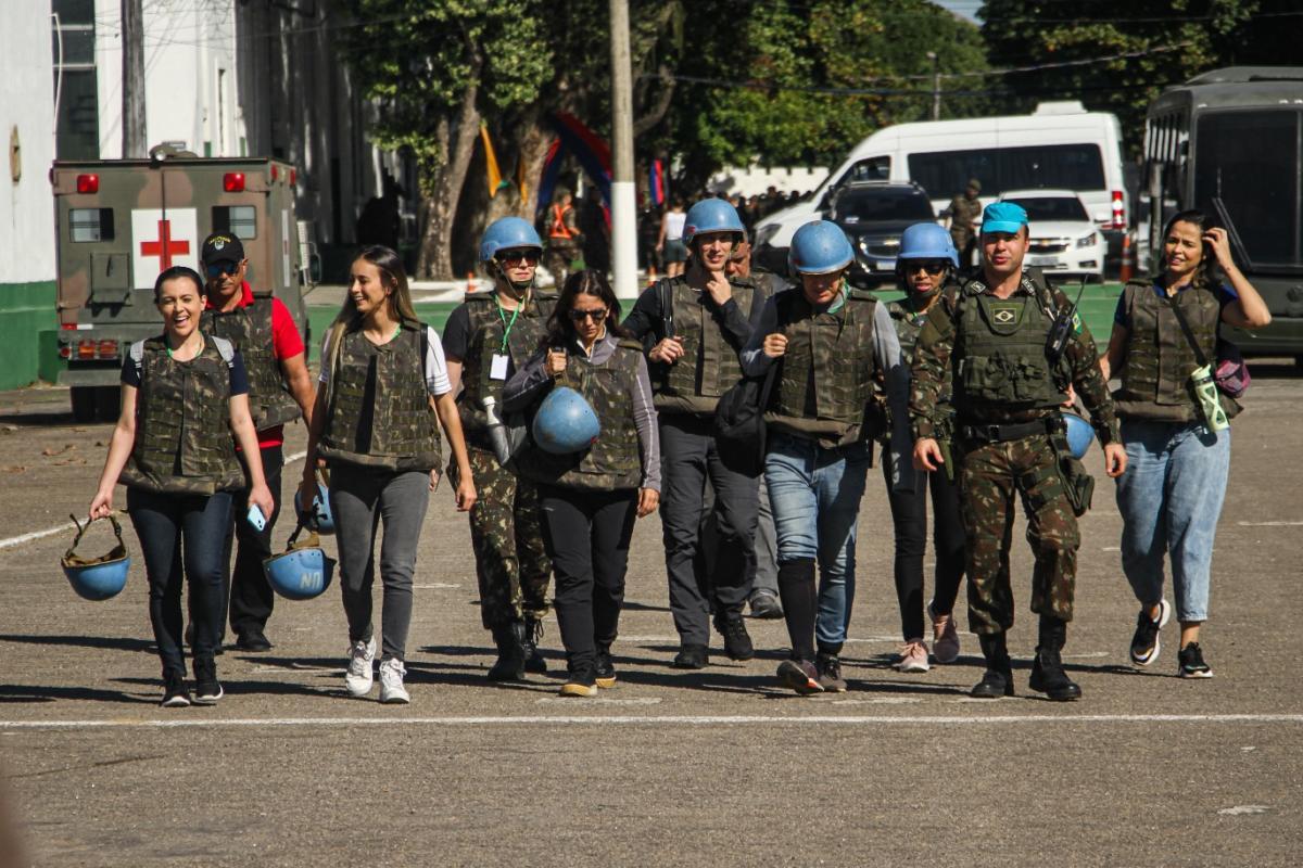 Under the supervision of the Brazilian Army Social Communication Center (CCOMSEx), 21 media professionals from all over Brazil took part in the EPJAIAC. (Photo: Marx Vasconcelos)