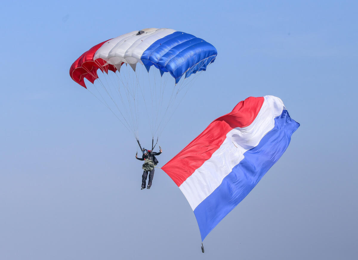 A Força Aérea Paraguaia comemorou seu 100º aniversário com um festival na Base Aérea Ñu Guazú, em Luque, departamento Central, que incluiu um show aéreo, aeronaves em terra e saltos de paraquedas, em 5 de março de 2023. (Foto: Força Aérea Paraguaia)