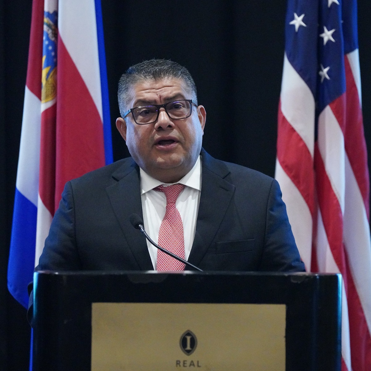 Jorge Luis Torres Carrillo, ministro da Segurança Pública da Costa Rica, deu as boas-vindas aos delegados à CENTSEC 2023. (Foto: Embaixada dos EUA na Costa Rica)