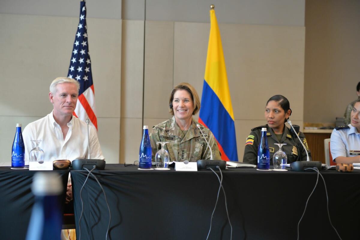 U.S. Army General Laura J. Richardson, commander of U.S. Southern Command (center), delivers remarks at a Women, Peace, and Security (WPS) roundtable as part of Continuing Promise 2022 in Cartagena, Colombia, November 13, 2022. (Photo: U.S. Southern Command Public Affairs)