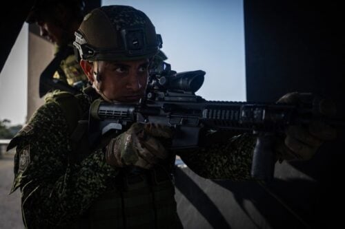 A Colombian marine provides security during rappel training as part of UNITAS 2026, at Callao Naval Base, Peru, September 14, 2026. (Photo: U.S. Marine Corps Corporal Breysson Villacortacampos)