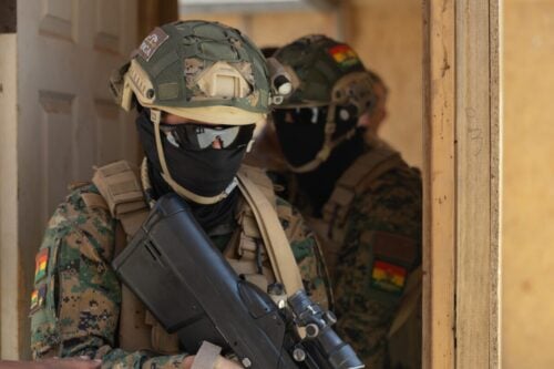 Bolivian navy service members clear and secure a room during UNITAS 2026, at Callao Naval Base, Peru, September 17, 2026. (Photo: U.S. Marine Corps Corporal Breysson Villacortacampos)