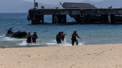 Salvadoran soldiers train in room clearing tactics with U.S. Army National Guardsmen assigned to the 1st Battalion, 160th Infantry Regiment, during CENTAM Guardian 2026 in Chalatenango, El Salvador, April 18, 2026. (Photo: U.S. Army Private First Class James Hernandez)